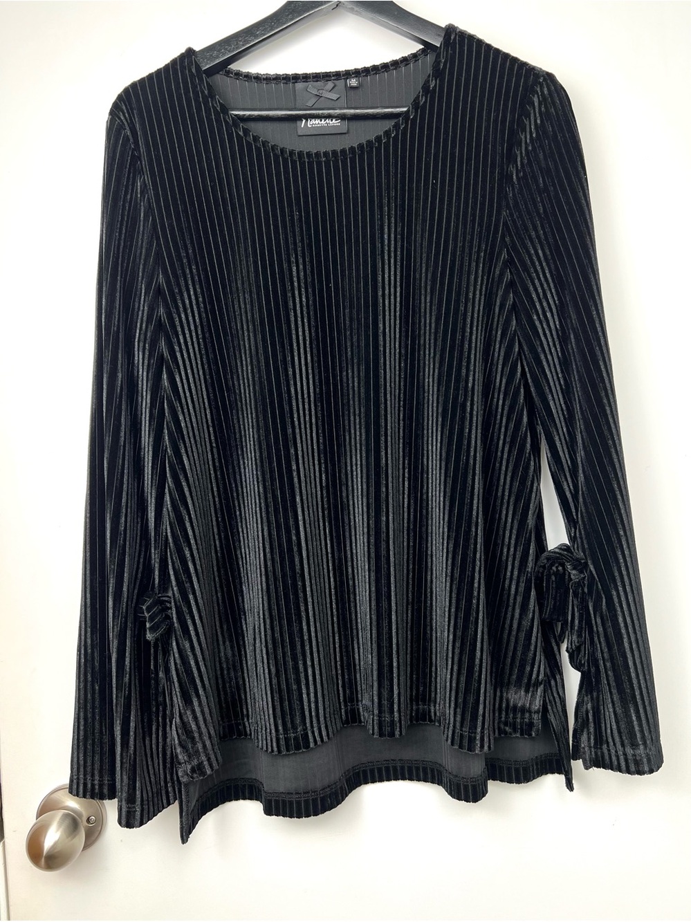 Nanette Lepore Velvet Ribbed Party Tunic Top sz M Black Bow Sleeves Evening Fun